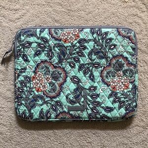 NWOT Vera Bradley Top Zip Laptop Sleeve